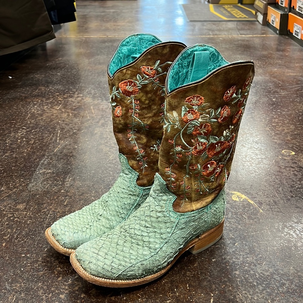 Corral A4061 Fish Sq Toe Wms Boots Size 8